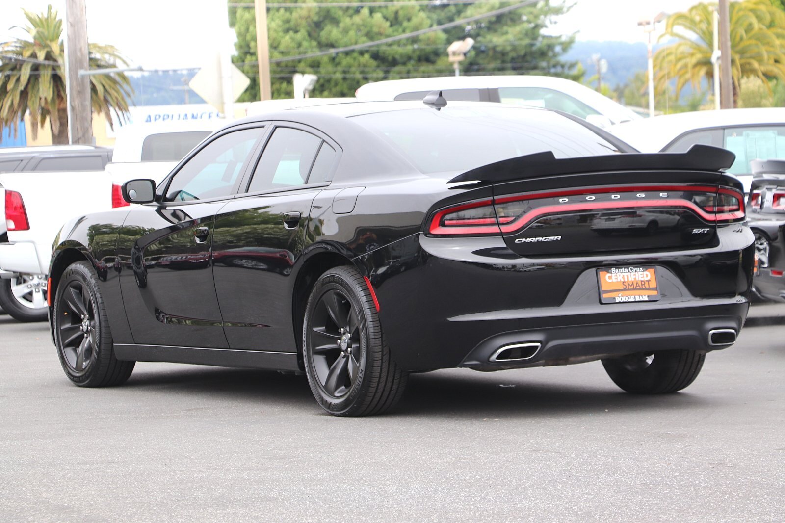 Pre Owned 2017 Dodge Charger Sxt 4d Sedan In Santa Cruz 9712 Santa Cruz Chrysler Dodge Jeep Ram 6500